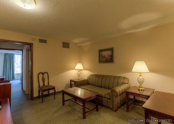 Econo Lodge Inn & Suites Lumberton Habitación foto